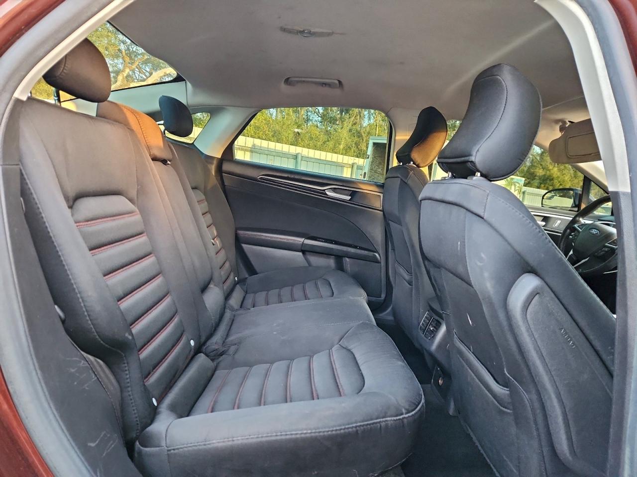 2016 FORD FUSION SE photo 19