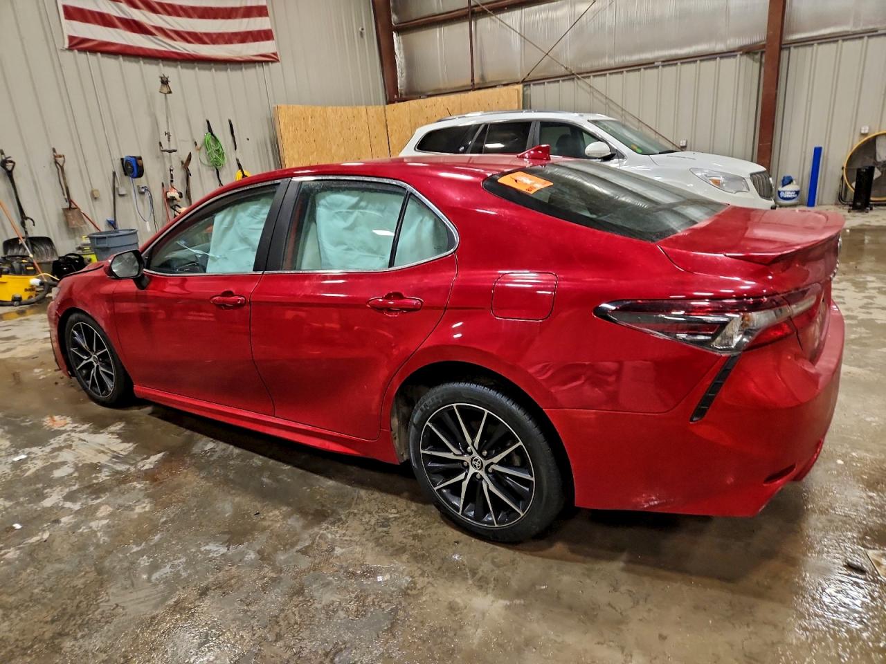2022 TOYOTA CAMRY SE photo 2