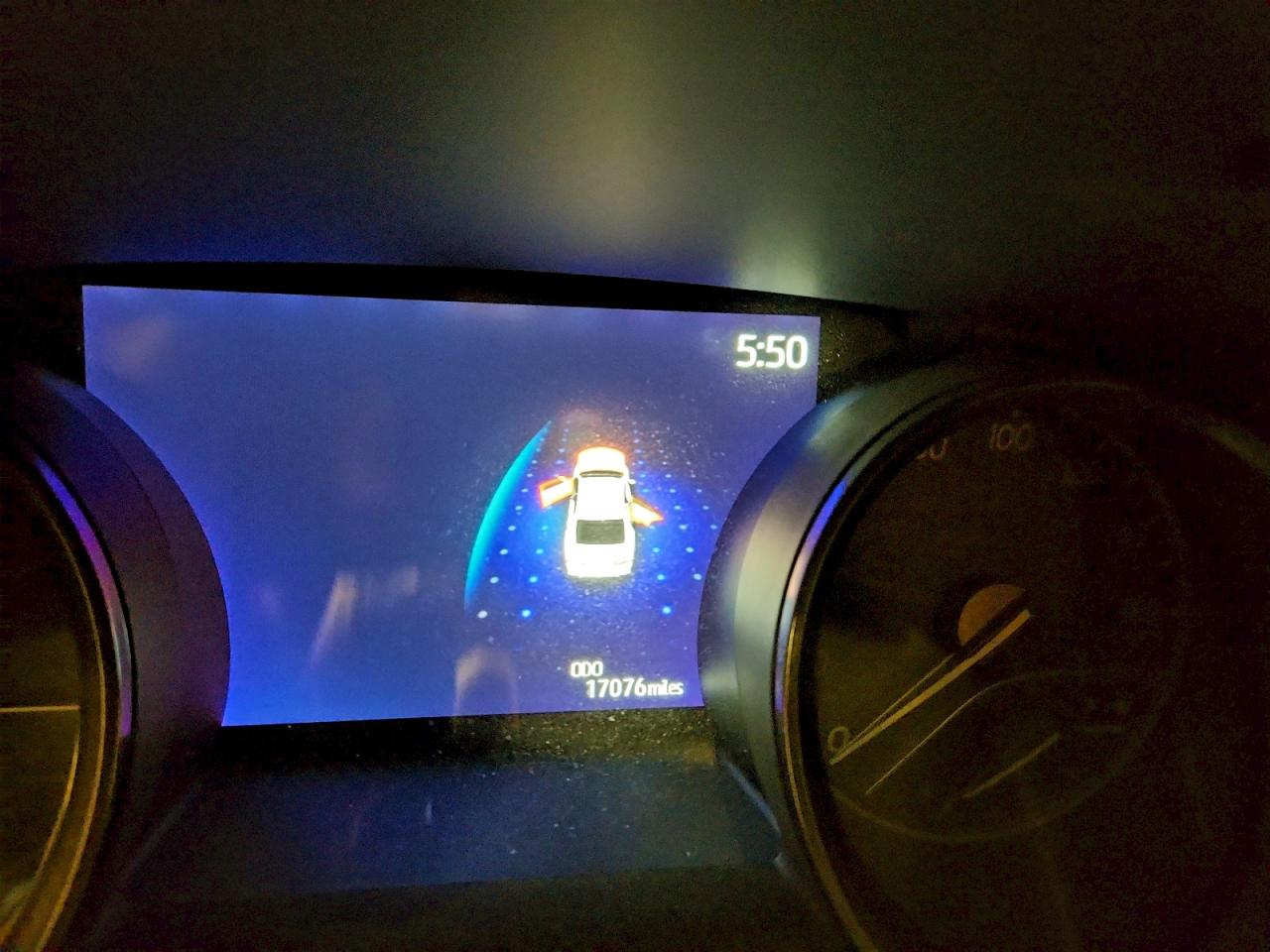 2022 TOYOTA CAMRY SE photo 9