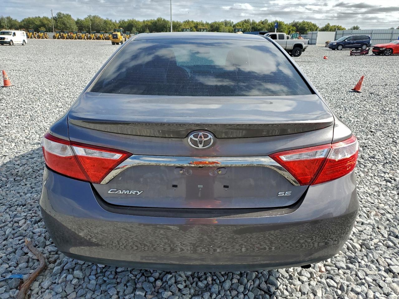 2015 TOYOTA CAMRY LE photo 6