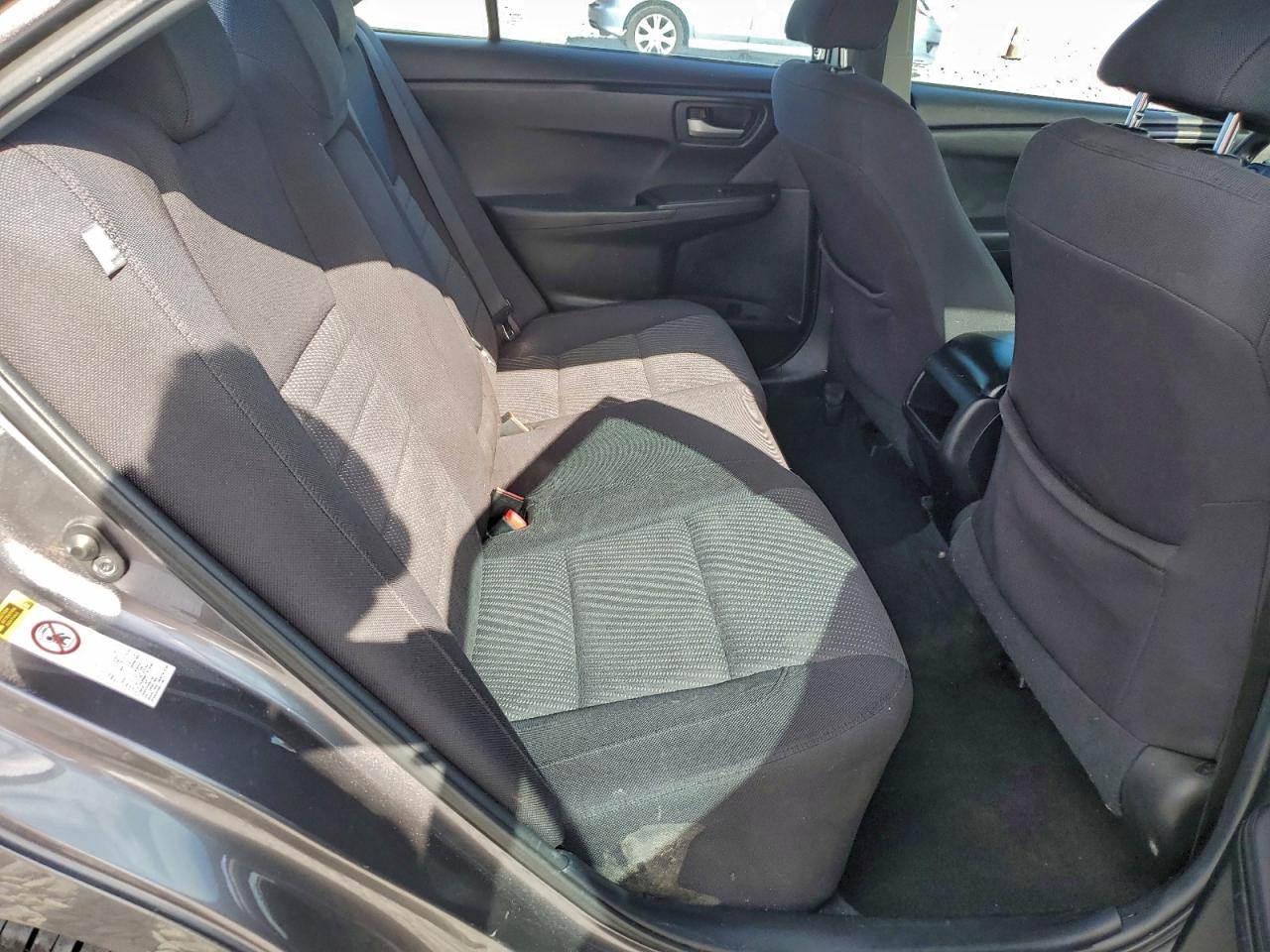 2015 TOYOTA CAMRY LE photo 10