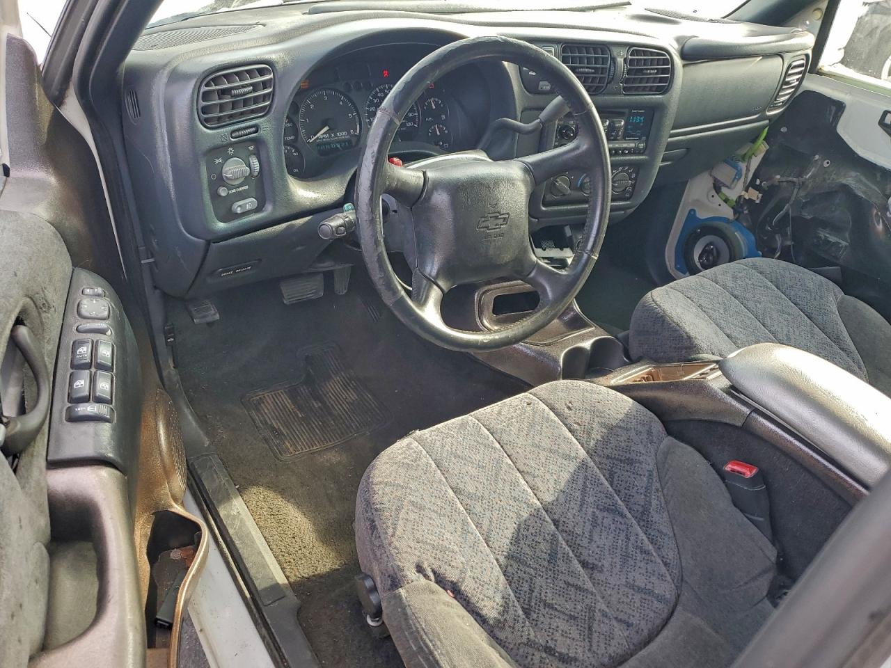 2002 CHEVROLET S TRUCK S10 photo 8