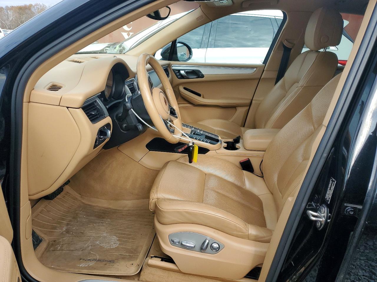 2015 PORSCHE MACAN S photo 13