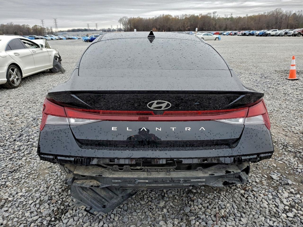 2025 HYUNDAI ELANTRA SEL SPORT photo 6