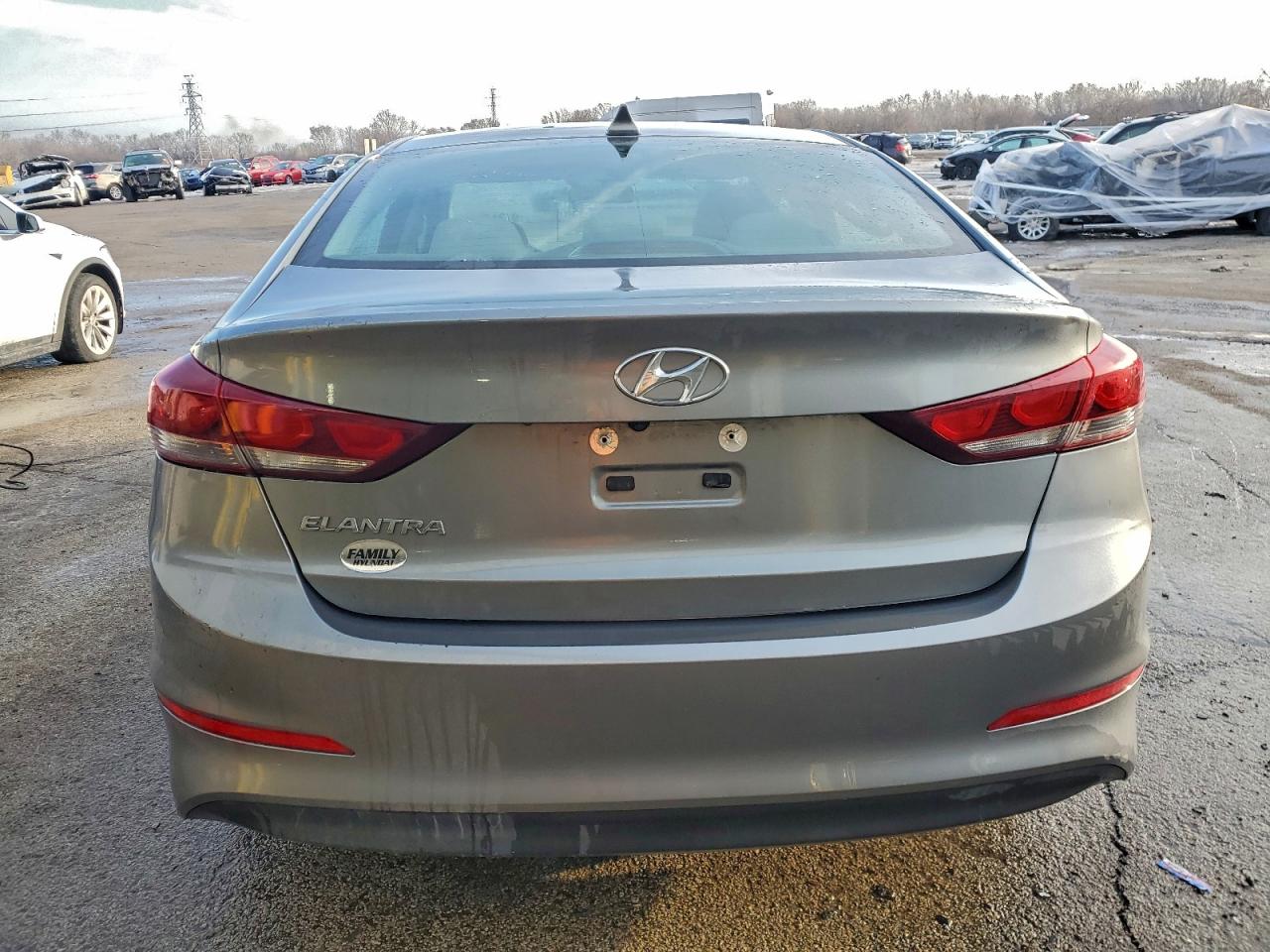 2017 HYUNDAI ELANTRA SE photo 6