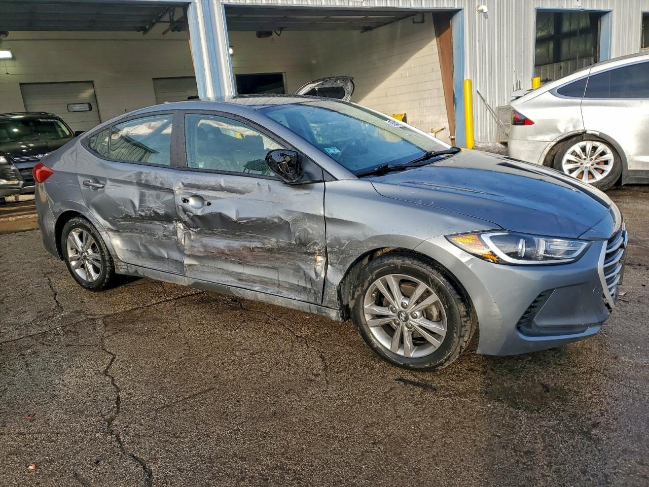 2017 HYUNDAI ELANTRA SE photo 4