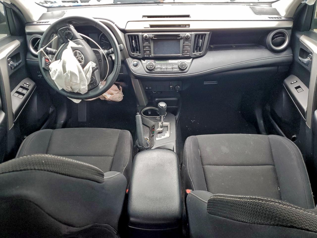 2017 TOYOTA RAV4 XLE photo 8