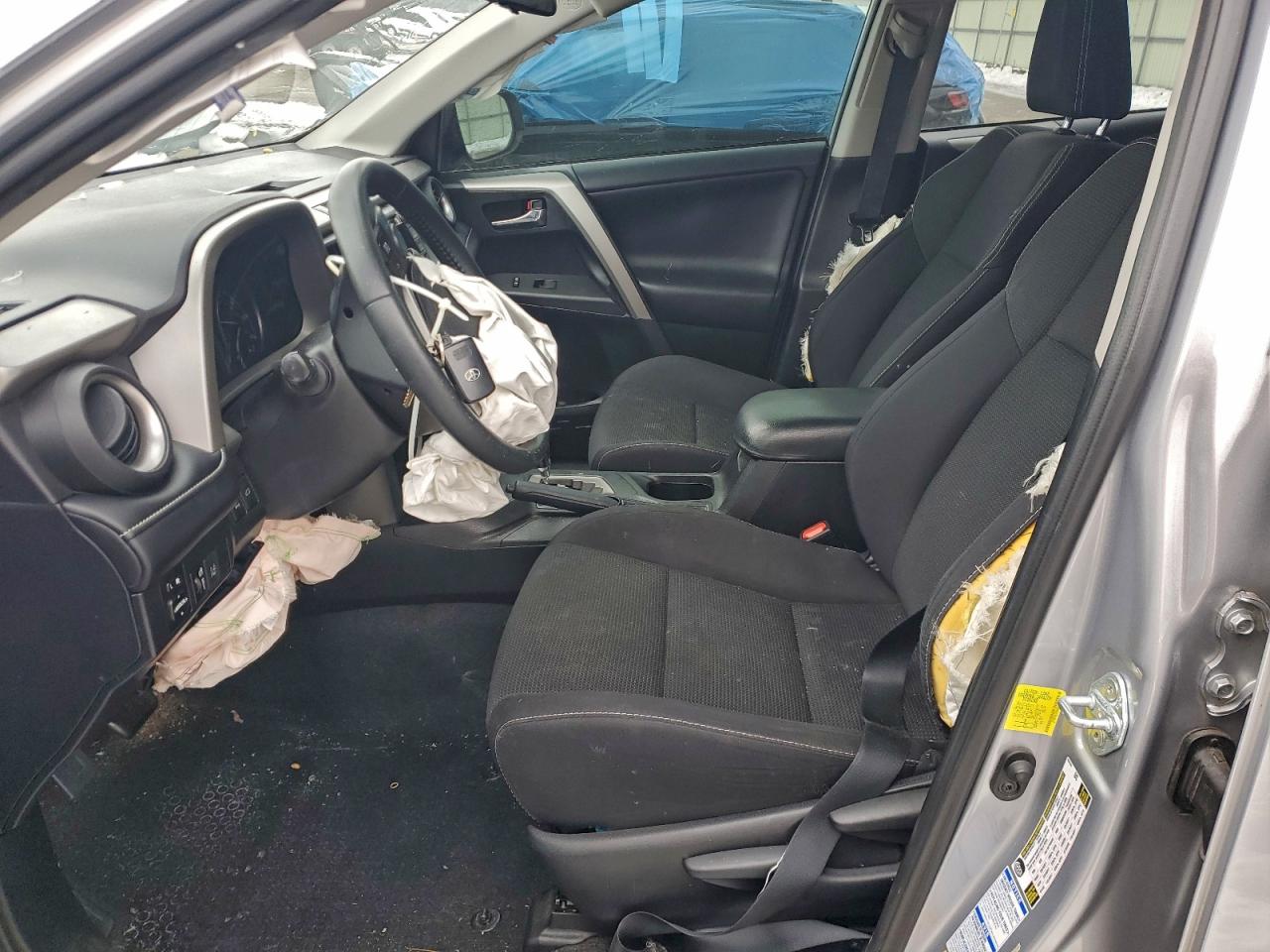 2017 TOYOTA RAV4 XLE photo 7
