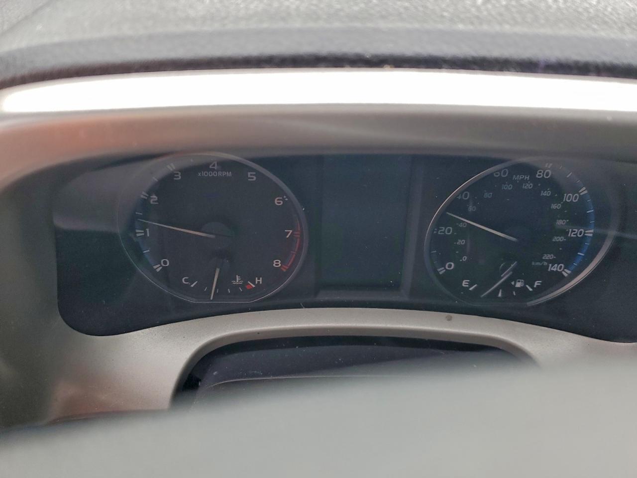 2017 TOYOTA RAV4 XLE photo 9