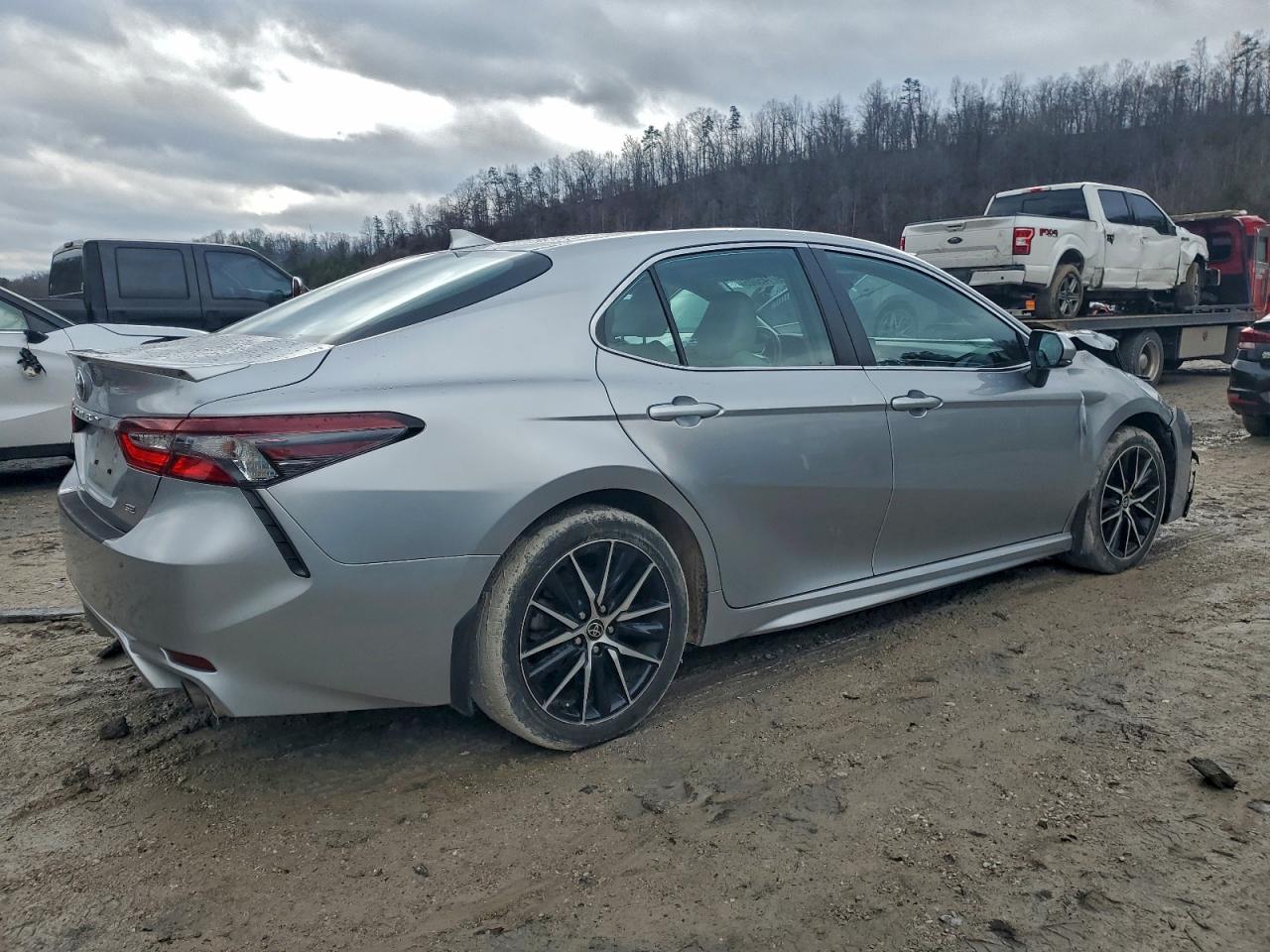 2022 TOYOTA CAMRY SE photo 7