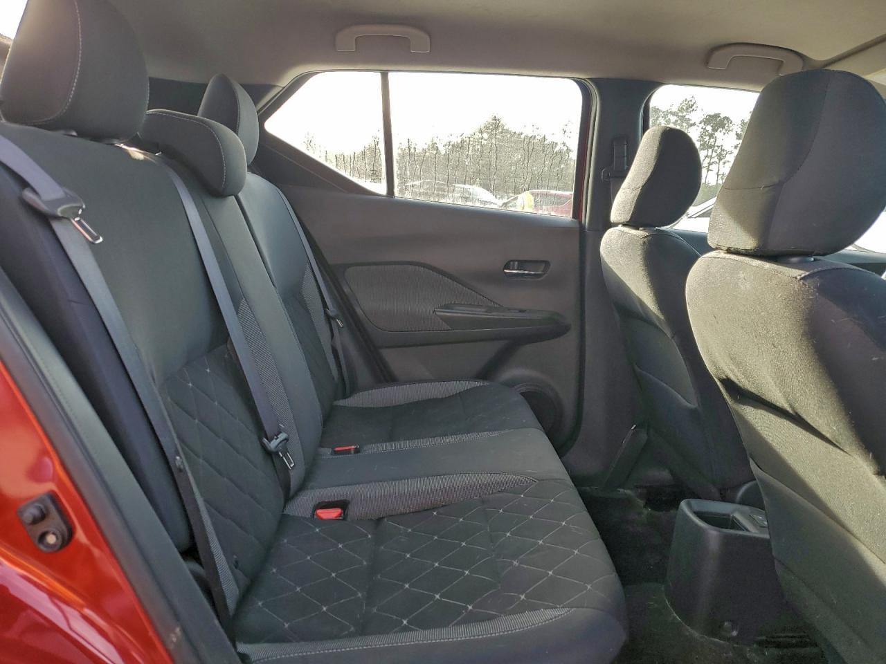2019 NISSAN KICKS S photo 21