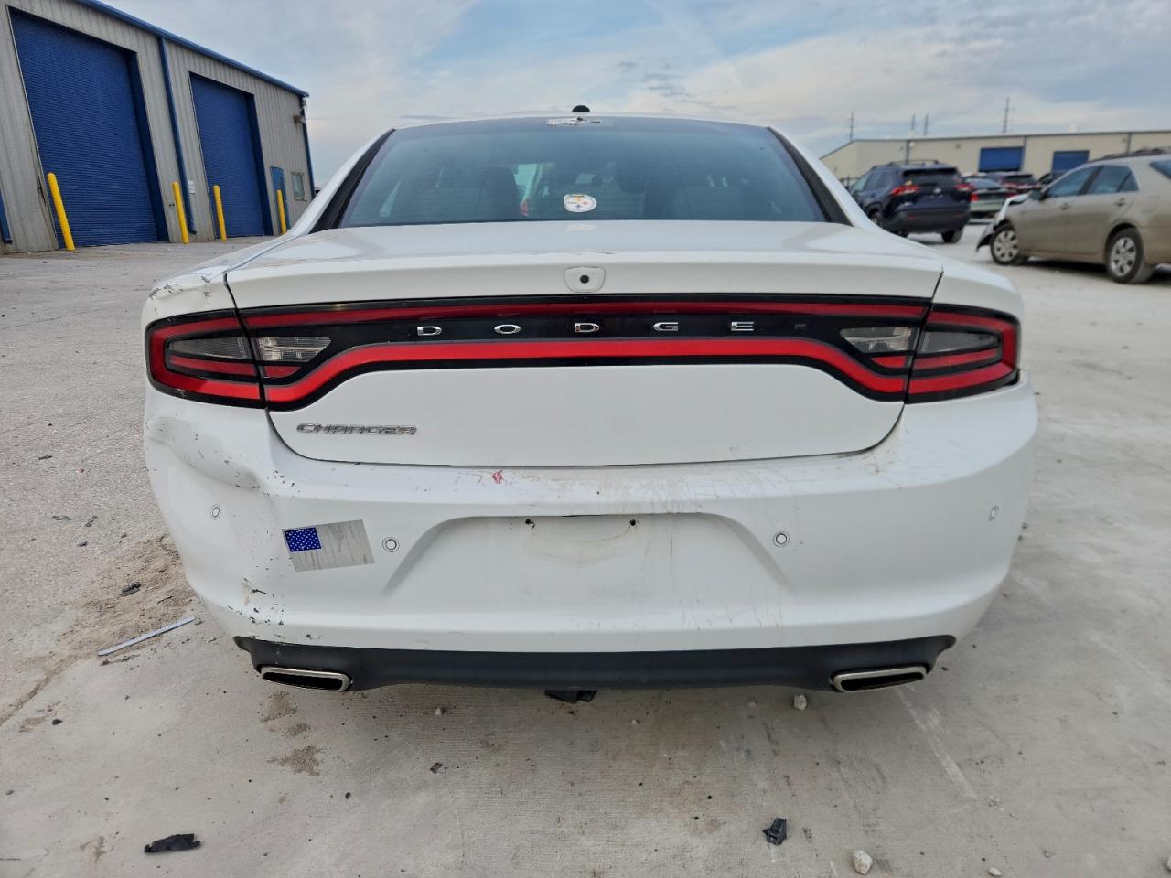 2020 DODGE CHARGER SXT photo 6