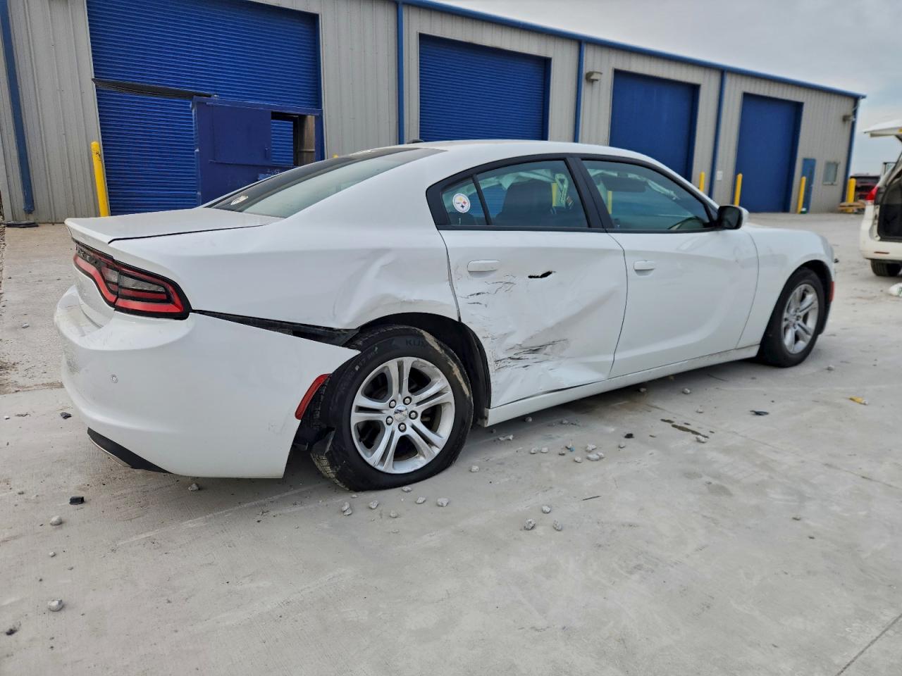 2020 DODGE CHARGER SXT photo 3