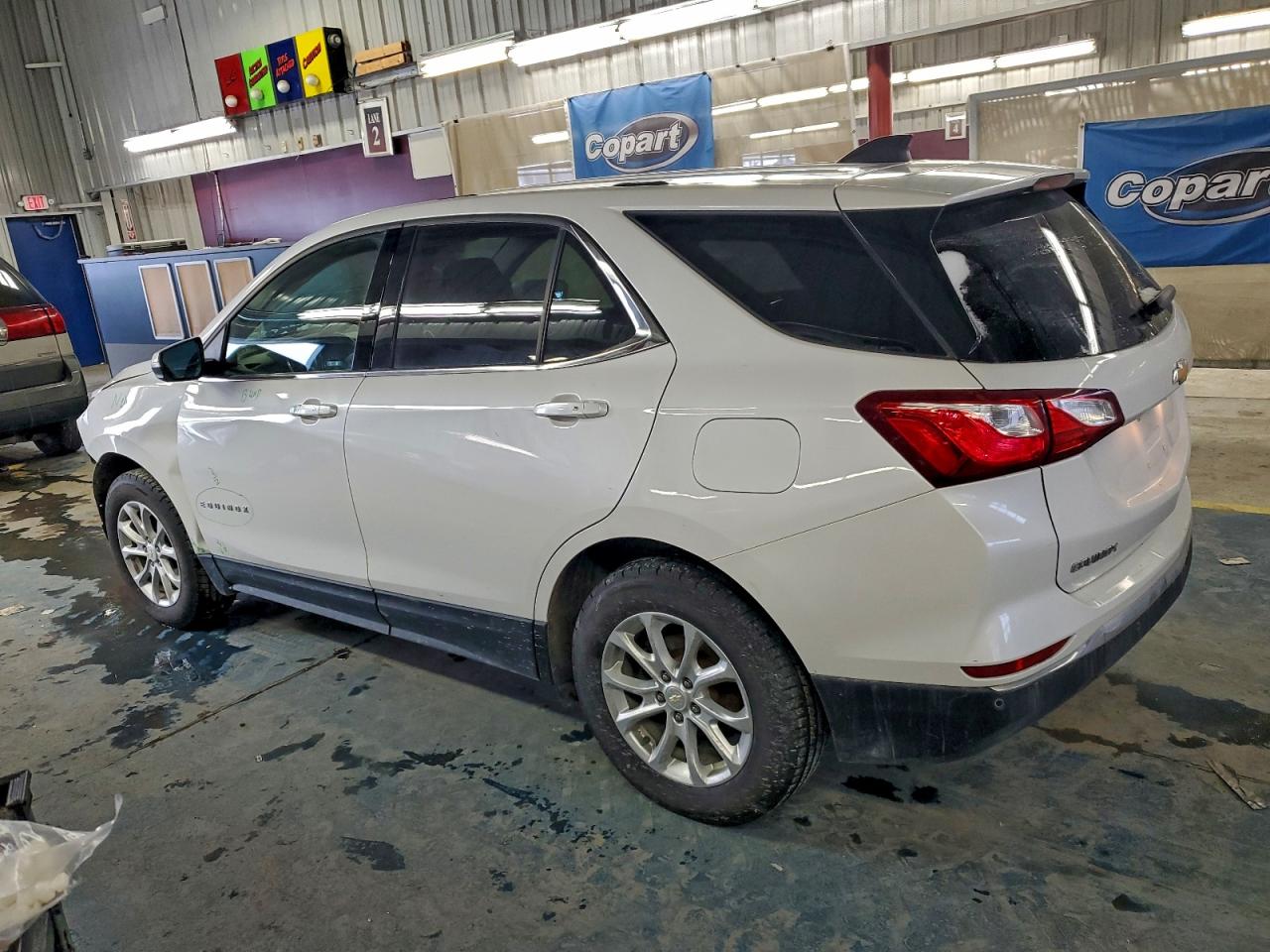 2019 CHEVROLET EQUINOX LT photo 2