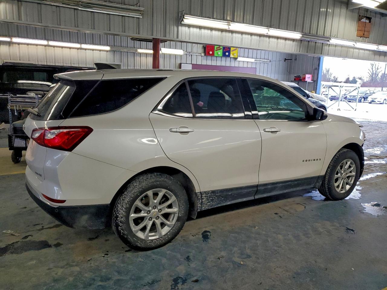 2019 CHEVROLET EQUINOX LT photo 3