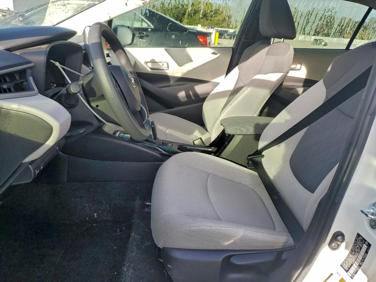 2021 TOYOTA COROLLA LE photo 13
