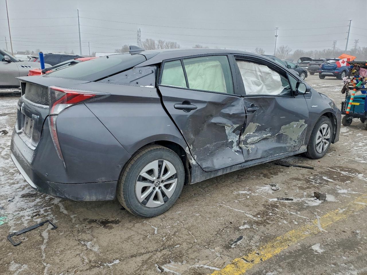 2018 TOYOTA PRIUS photo 3