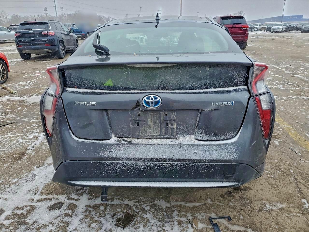 2018 TOYOTA PRIUS photo 6