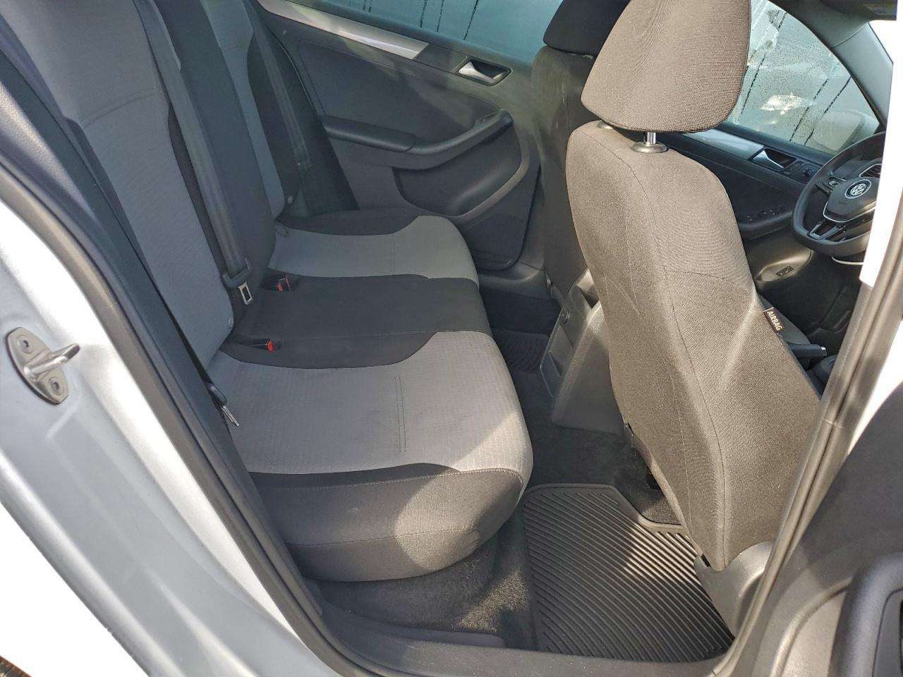 2018 VOLKSWAGEN JETTA S photo 10