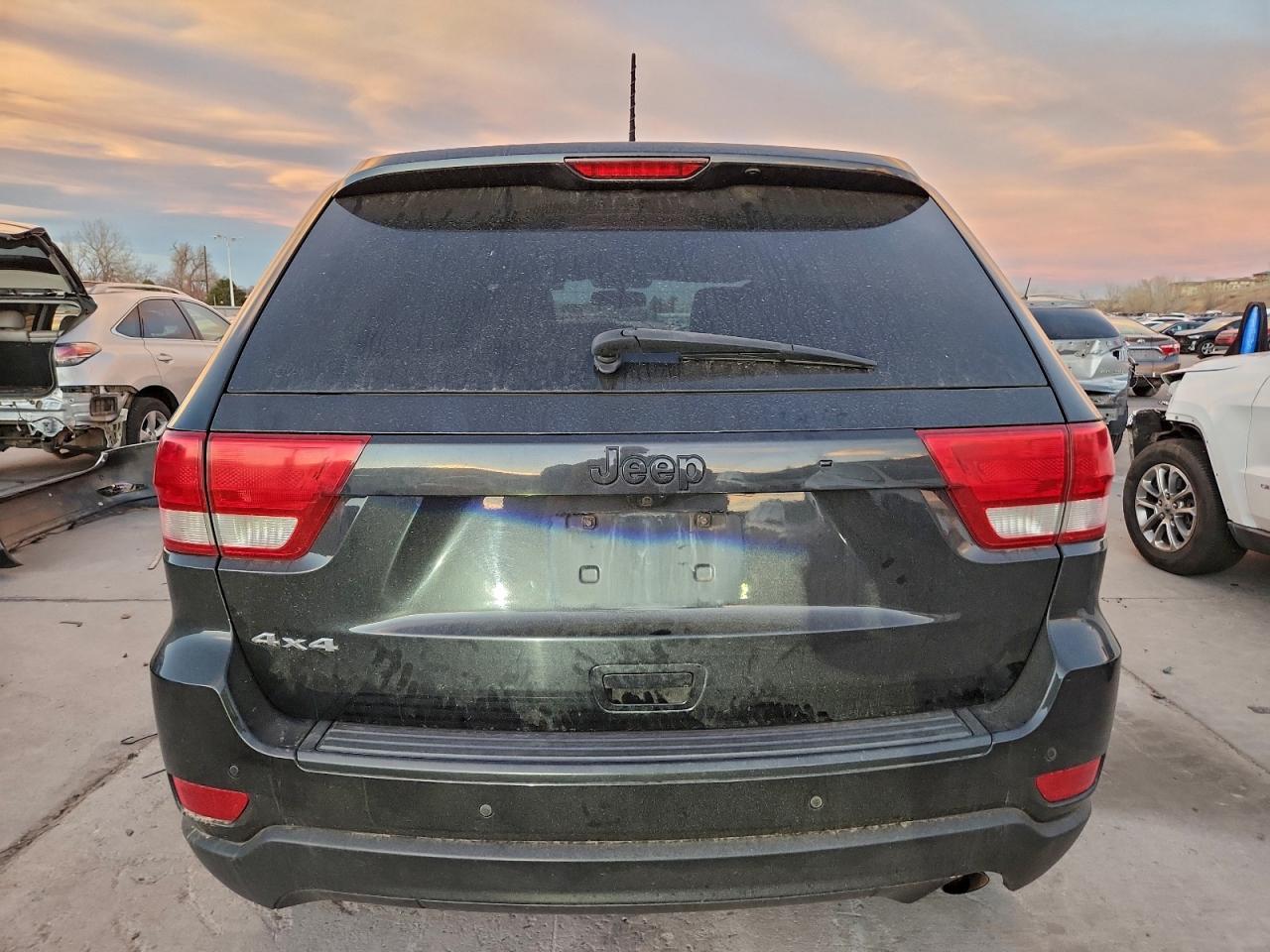 2012 JEEP GRAND CHEROKEE LAREDO photo 11