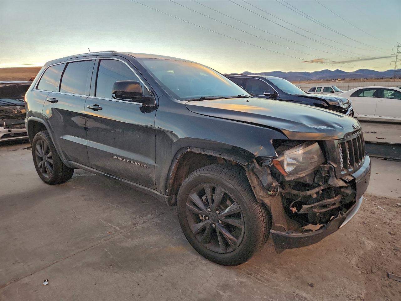 2012 JEEP GRAND CHEROKEE LAREDO photo 7