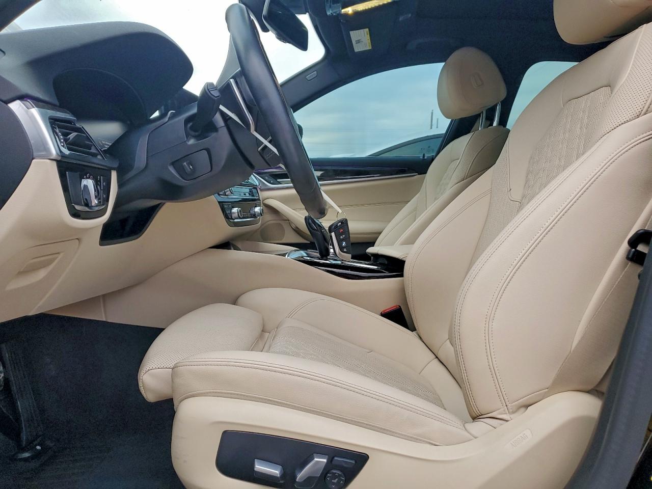 2023 BMW 530E photo 7