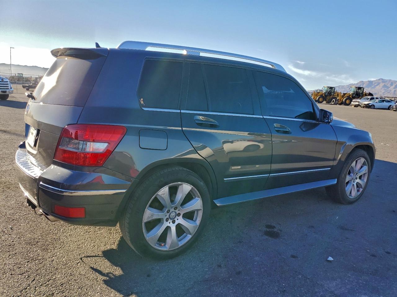 2010 MERCEDES-BENZ GLK 350 photo 3