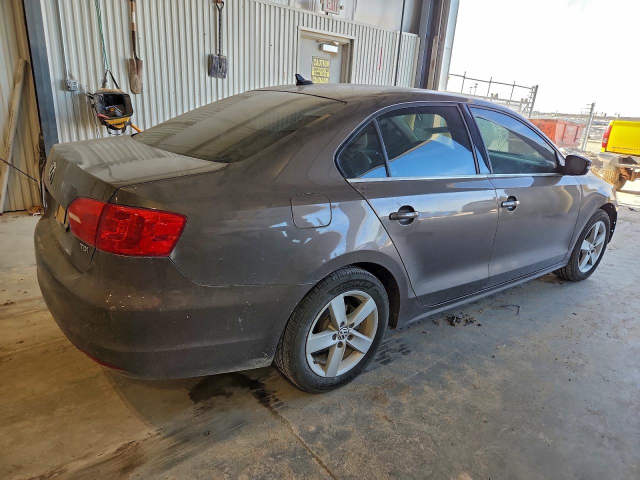 2013 VOLKSWAGEN JETTA TDI photo 3