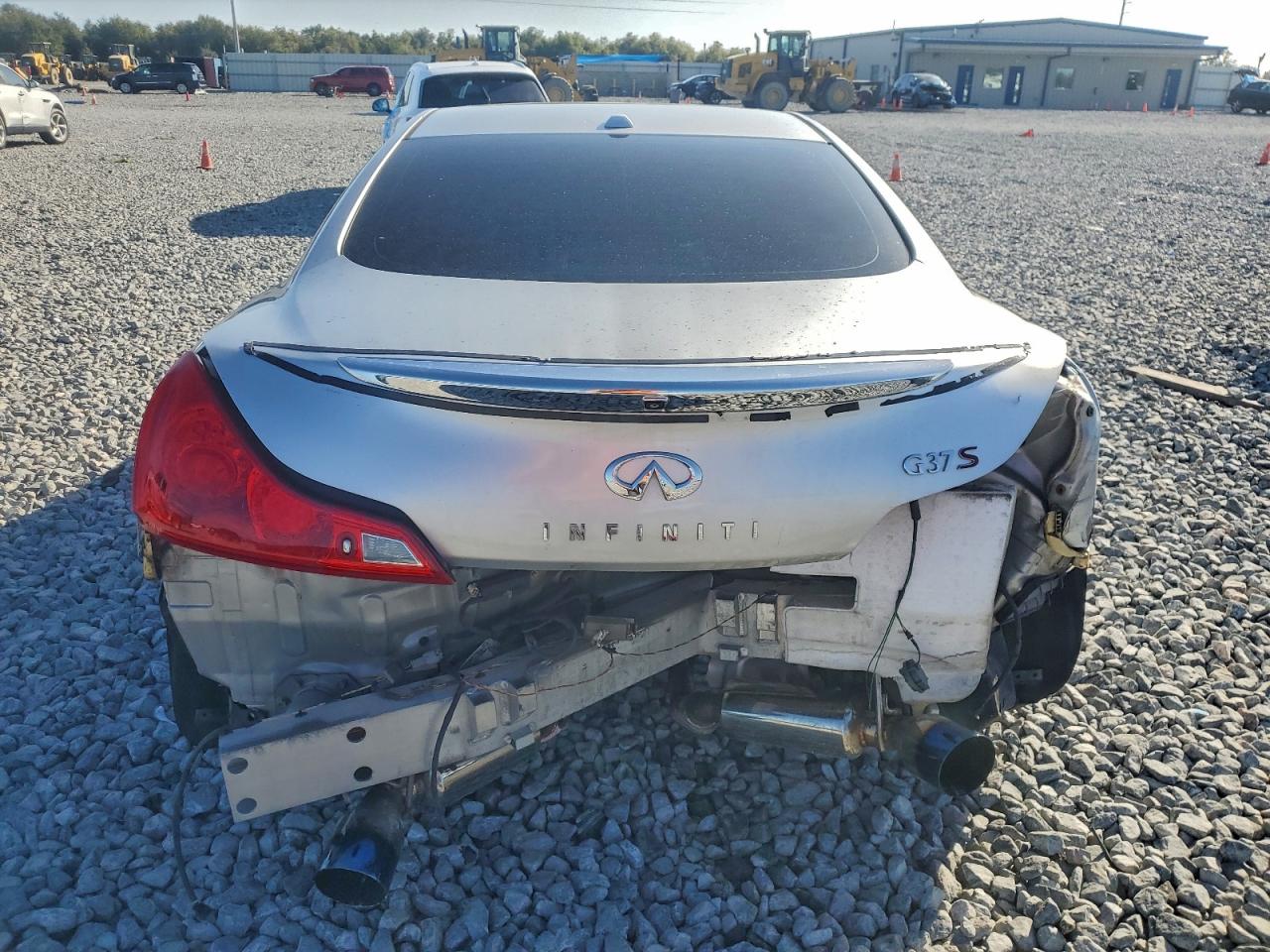 2010 INFINITI G37 BASE photo 16