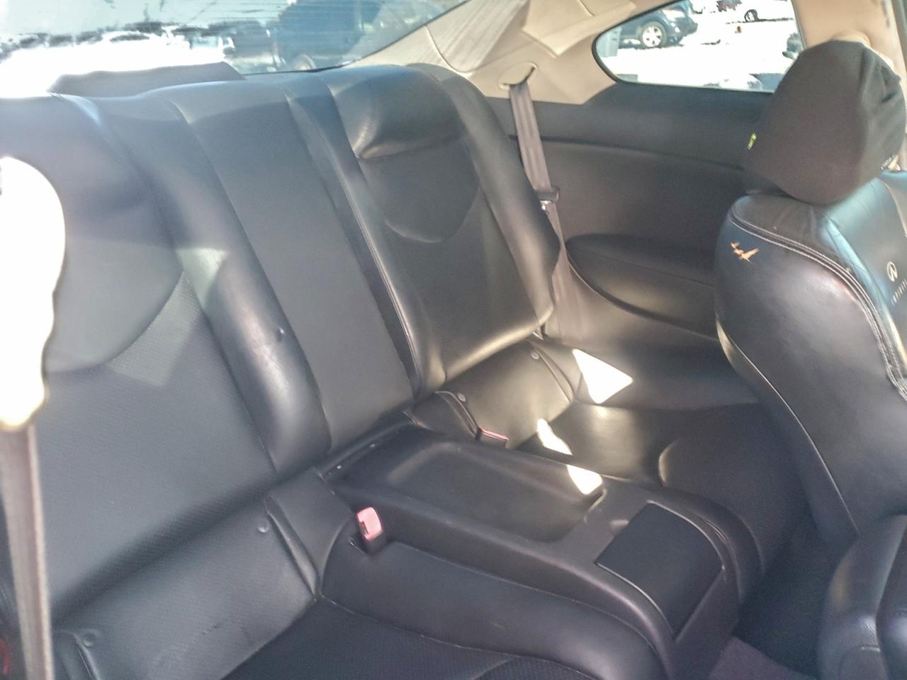2010 INFINITI G37 BASE photo 28