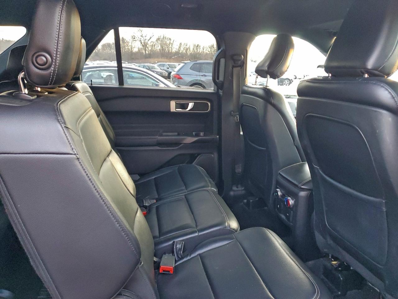 2020 FORD EXPLORER XLT photo 21