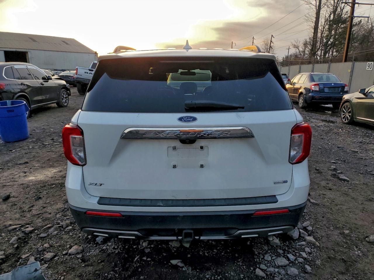 2020 FORD EXPLORER XLT photo 11