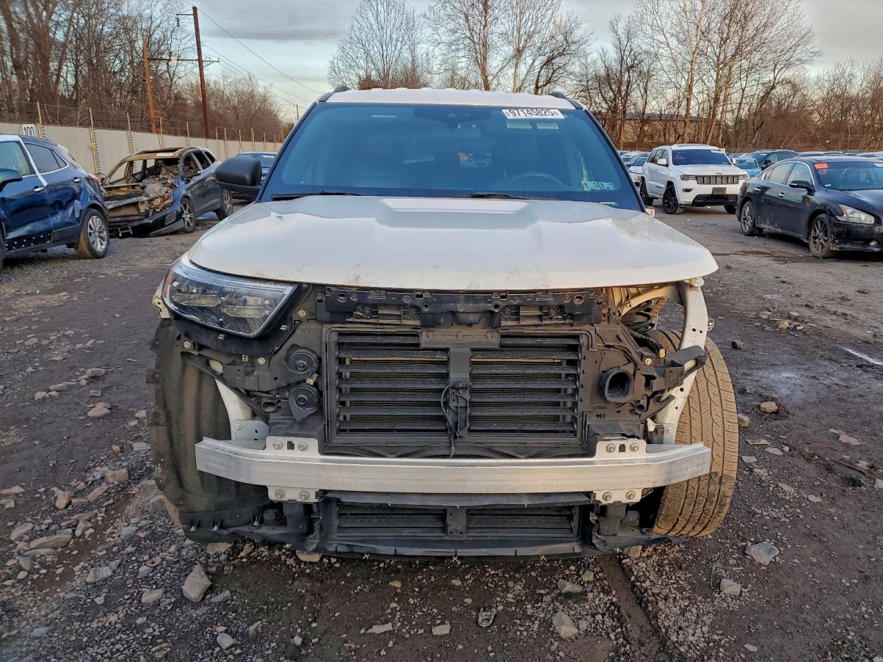 2020 FORD EXPLORER XLT photo 9