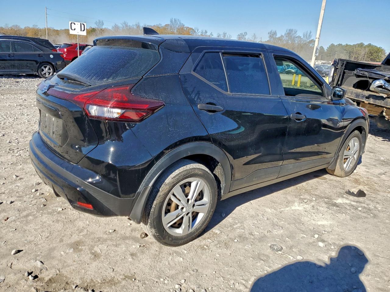 2021 NISSAN KICKS S photo 5