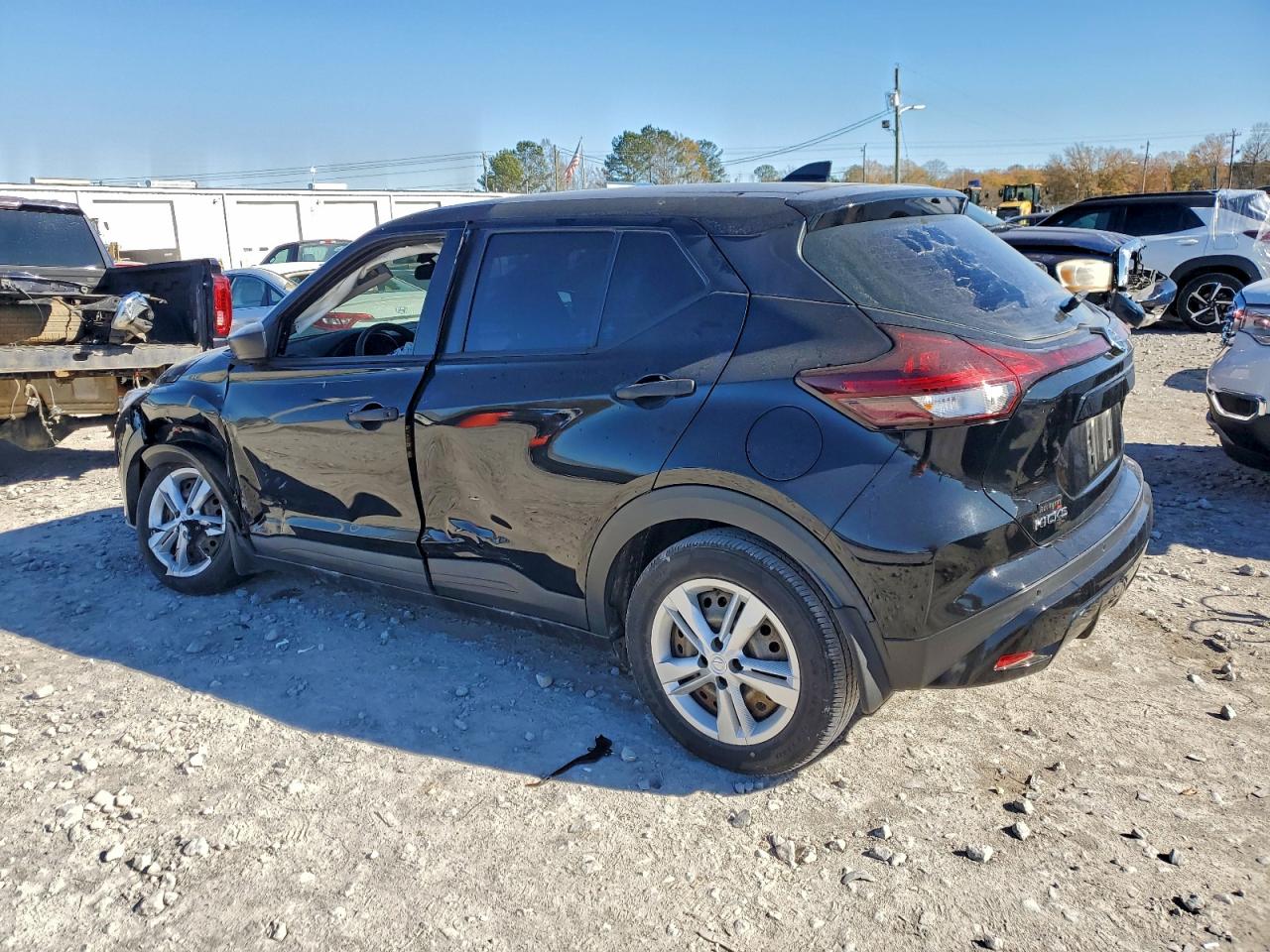 2021 NISSAN KICKS S photo 3