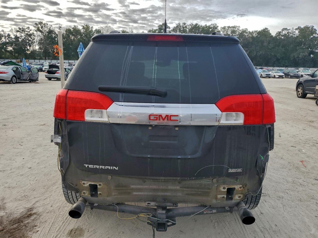 2011 GMC TERRAIN SLT photo 6