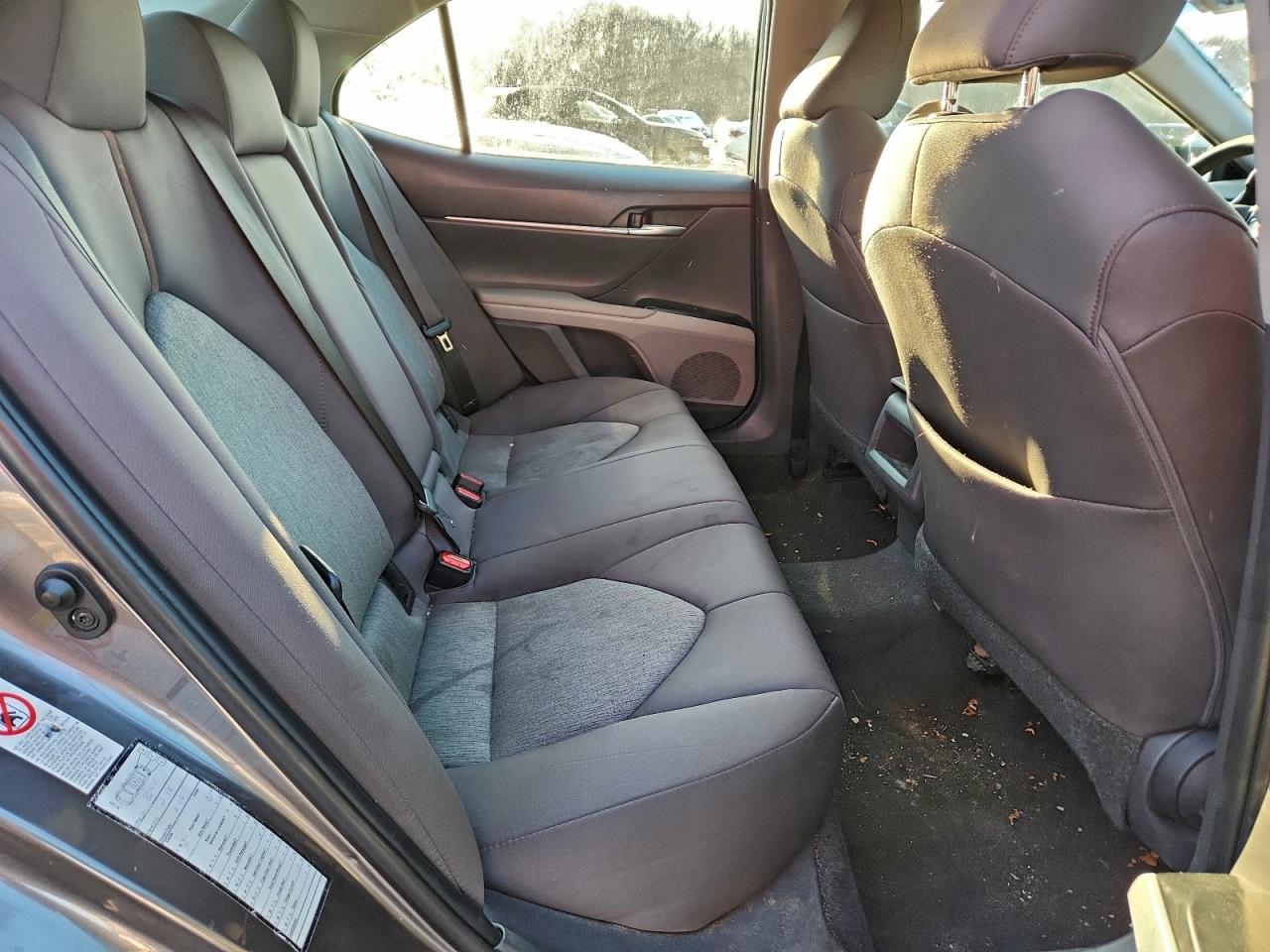 2018 TOYOTA CAMRY L photo 10