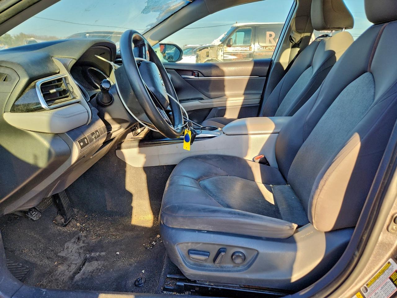 2018 TOYOTA CAMRY L photo 7