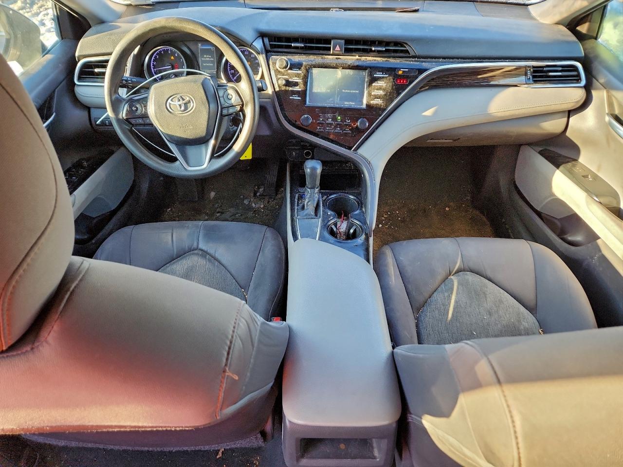 2018 TOYOTA CAMRY L photo 8