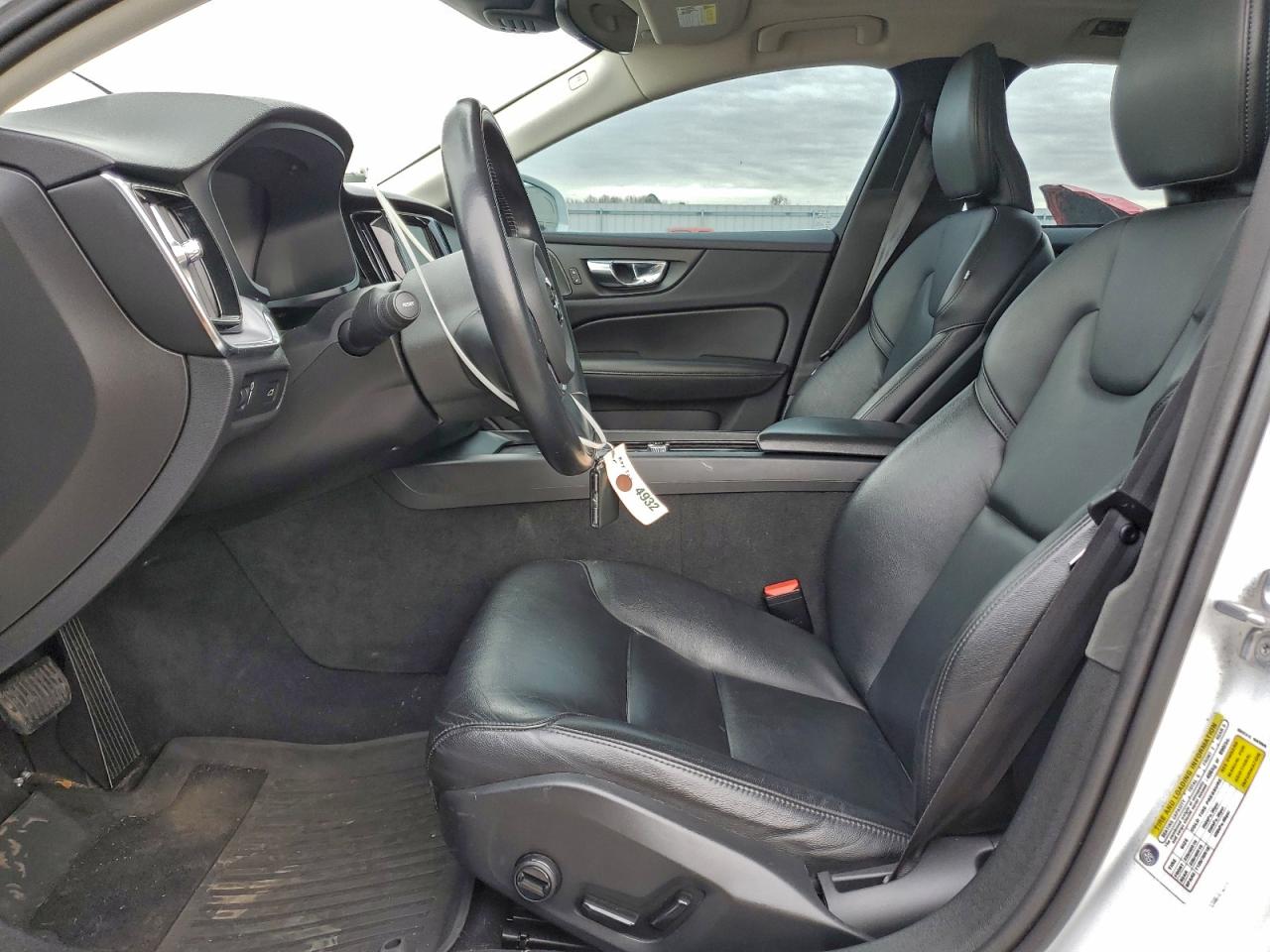2020 VOLVO S60 T6 MOMENTUM photo 7