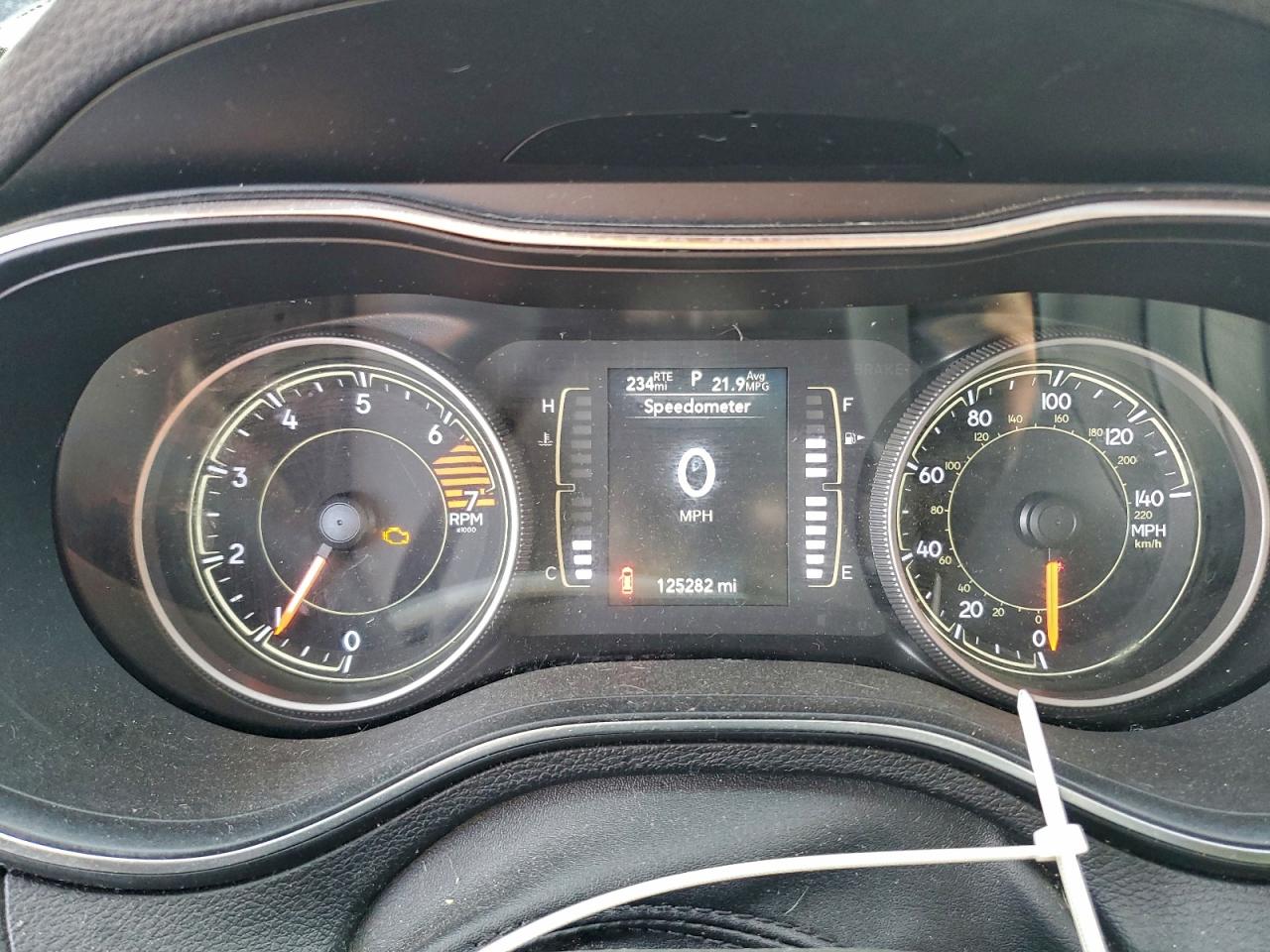 2019 JEEP CHEROKEE LATITUDE PLUS photo 9