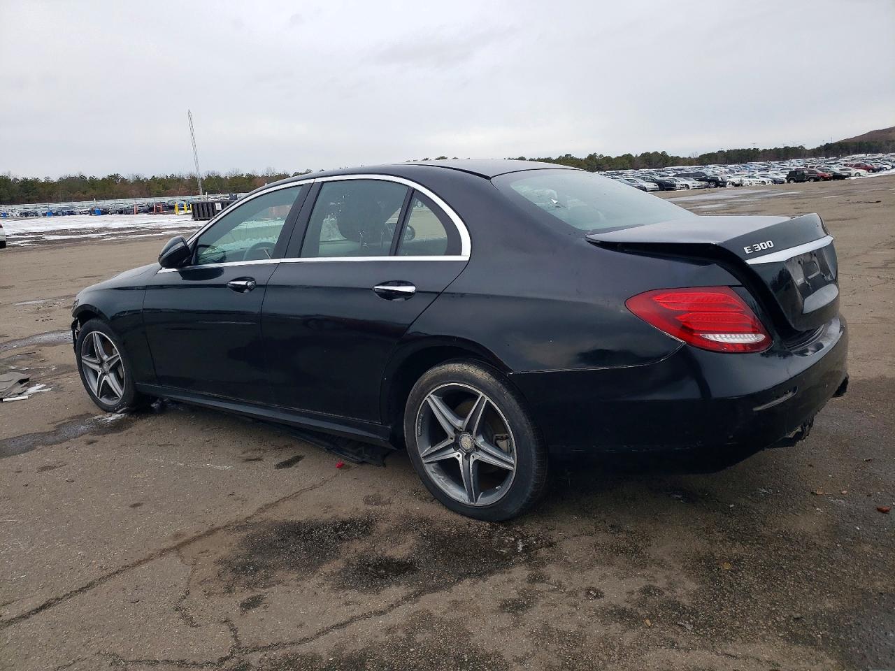 2017 MERCEDES-BENZ E 300 4MATIC photo 2