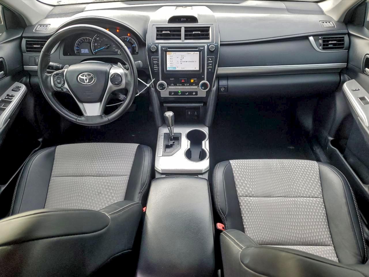 2013 TOYOTA CAMRY L photo 8