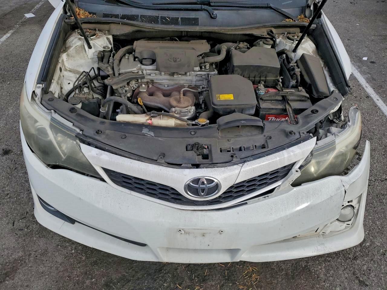 2013 TOYOTA CAMRY L photo 11