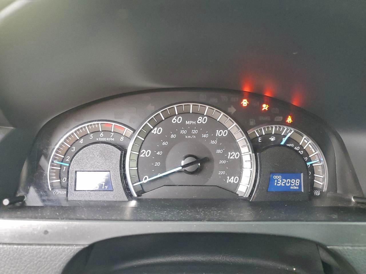 2013 TOYOTA CAMRY L photo 9