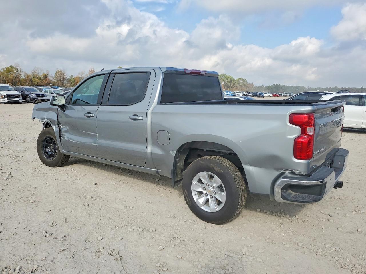 2025 CHEVROLET SILVERADO C1500 LT photo 3