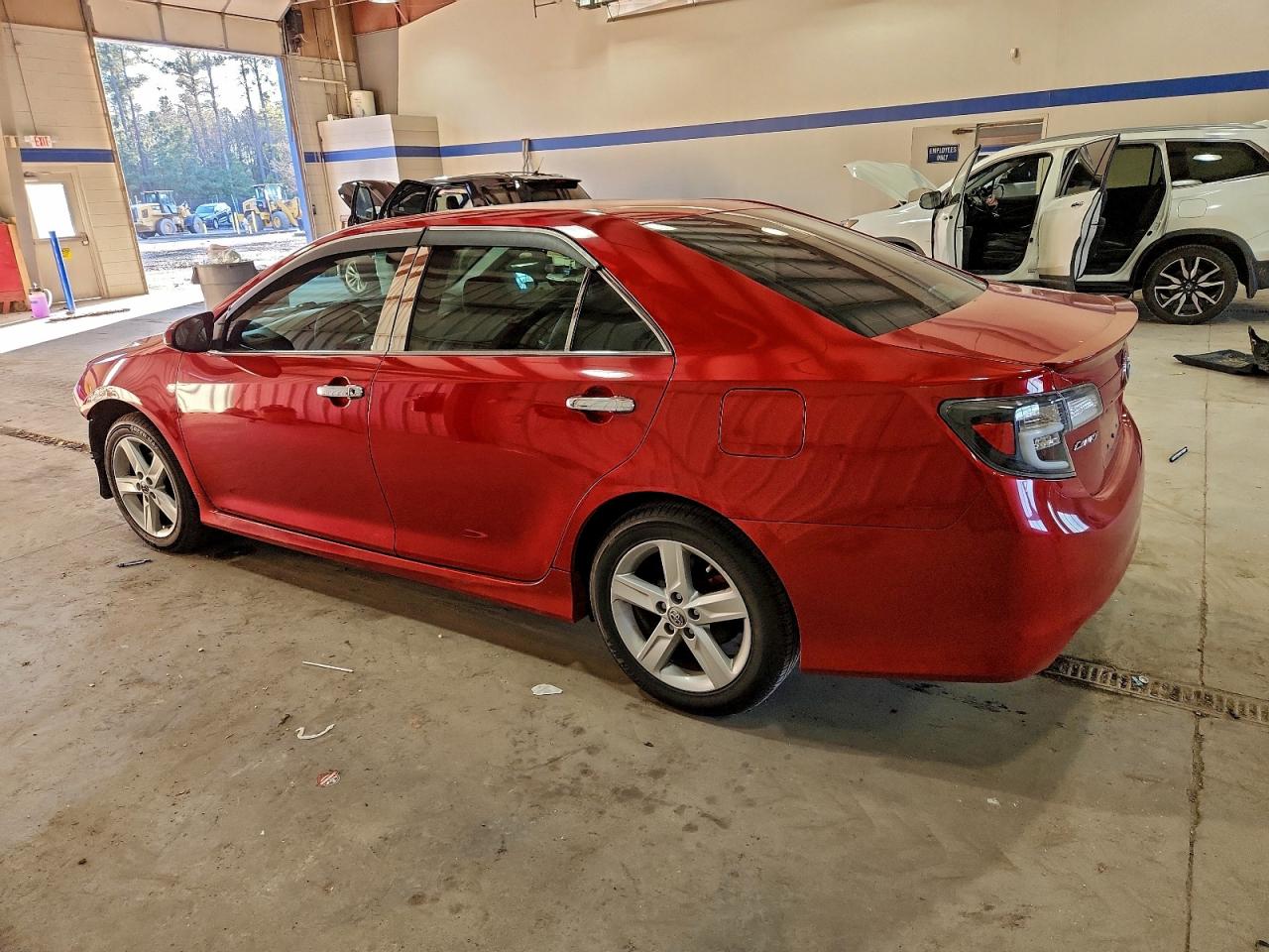 2013 TOYOTA CAMRY L photo 3