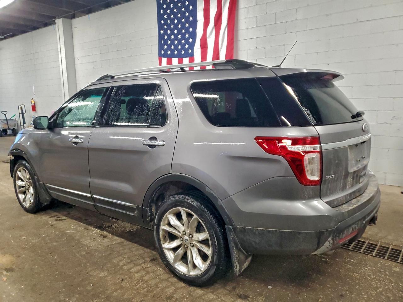 2014 FORD EXPLORER XLT photo 2