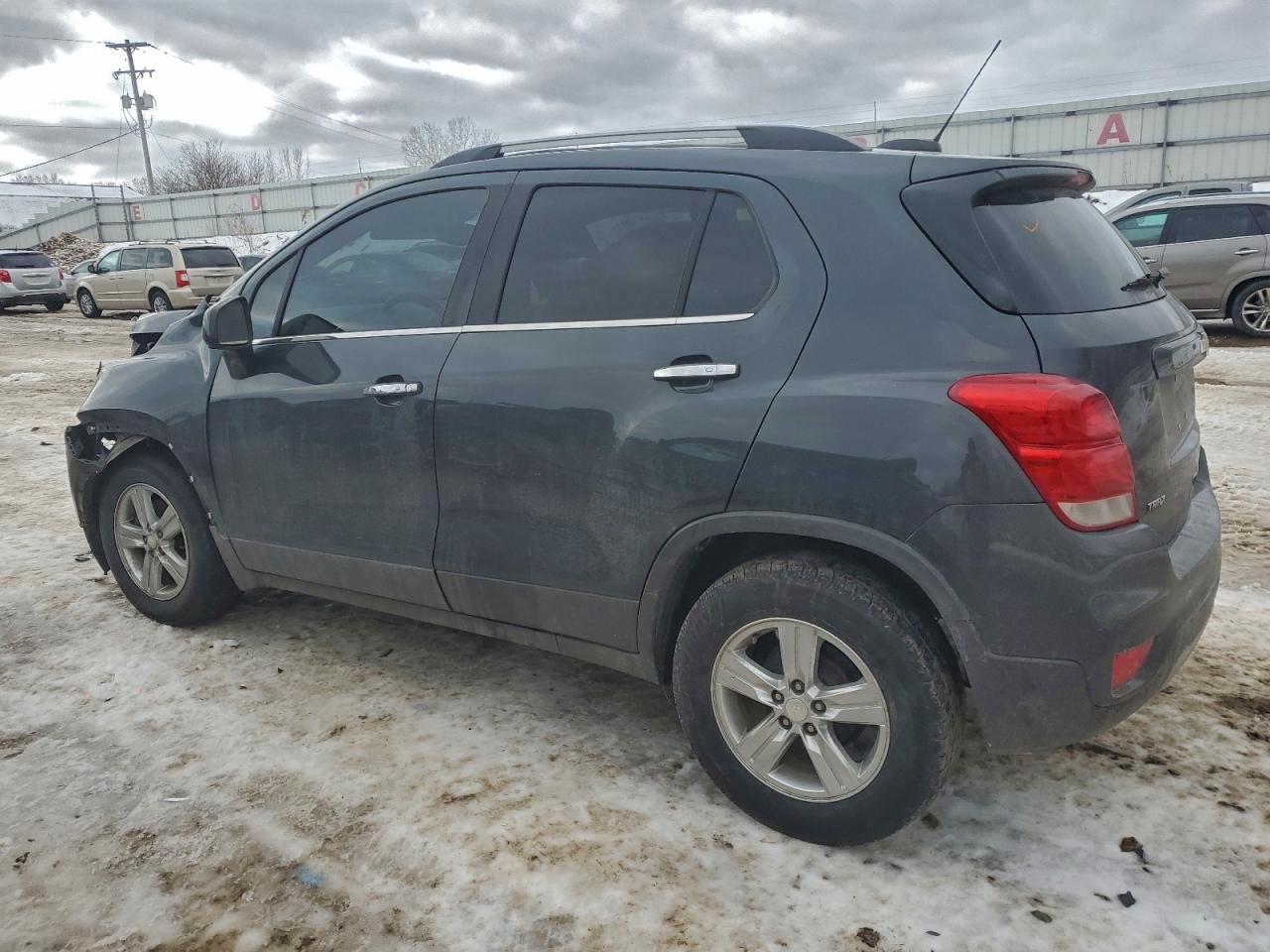 2018 CHEVROLET TRAX 1LT photo 2
