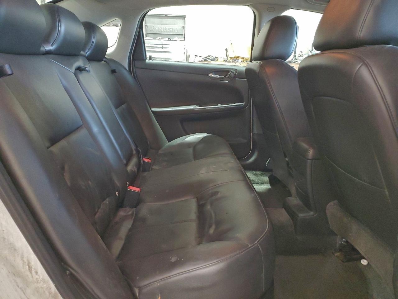 2010 CHEVROLET IMPALA LT photo 10